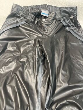 Men's Columbia Titanium ski/snow pants size medium.